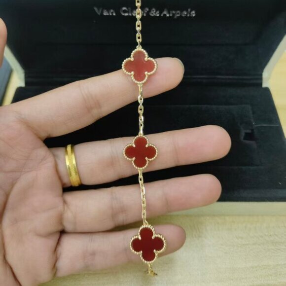 Van Cleef & Arpels 18K Carnelian Four-Leaf Clover Necklace - Picture 5 of 5
